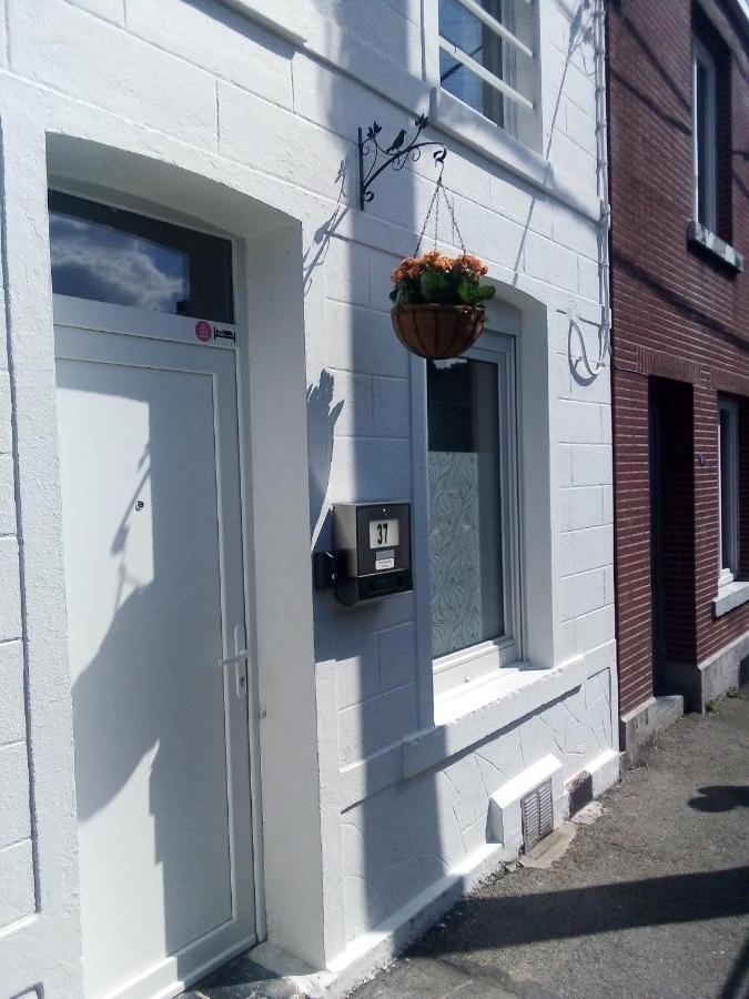 Agréable maison avec cour à 10min de Liège Herstal Exterior foto